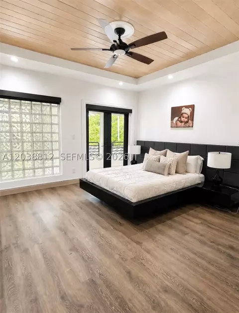 Bedroom - 10395 SW 67th Ave, Pinecrest, FL 33156 photo 2 of 5