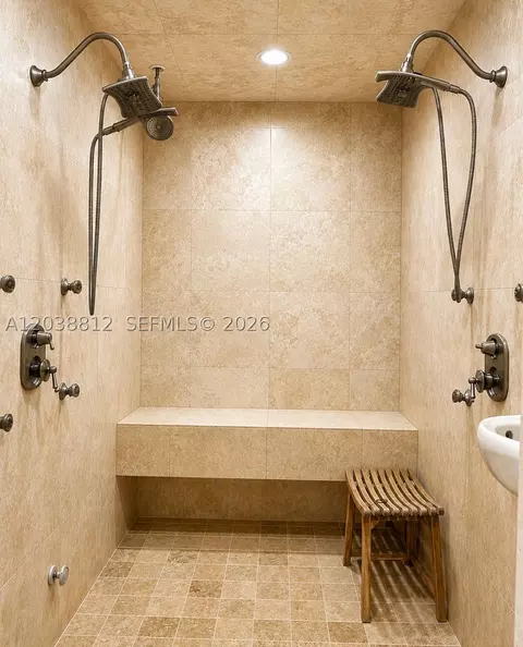 Bath - 10395 SW 67th Ave, Pinecrest, FL 33156 photo 4 of 8