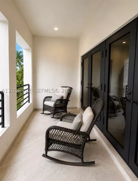 Exterior - 10395 SW 67th Ave, Pinecrest, FL 33156 photo 6 of 9