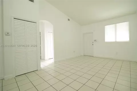 1568 SE 26th St #206, Homestead, FL 33035
