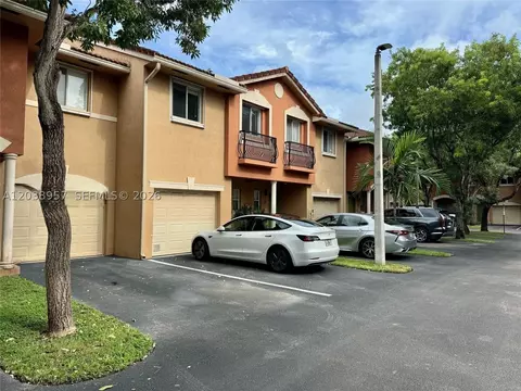 35 SE 3rd Ave #11, Hallandale Beach, FL 33009