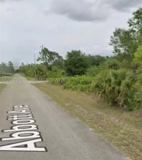 220 NE Abbott Ave, Fort Myers, FL 33936