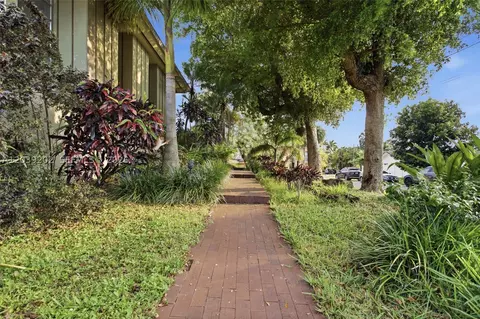 Exterior - 19015 E Saint Andrews Dr, Hialeah, FL 33015 photo 4 of 12