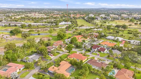 View/Area - 19015 E Saint Andrews Dr, Hialeah, FL 33015 photo 6 of 7