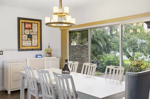 Dining - 19015 E Saint Andrews Dr, Hialeah, FL 33015 photo 2 of 3