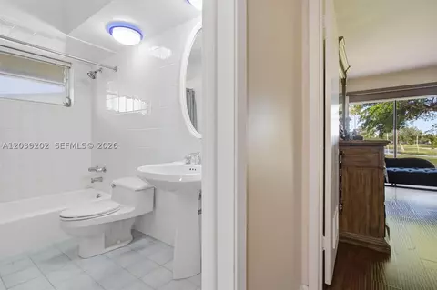 Entry Way - 19015 E Saint Andrews Dr, Hialeah, FL 33015 photo 4 of 4