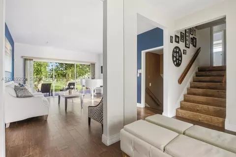 Entry Way - 19015 E Saint Andrews Dr, Hialeah, FL 33015 photo 2 of 4