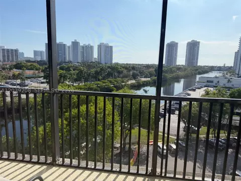3475 N Country Club Dr #816, Aventura, FL 33180