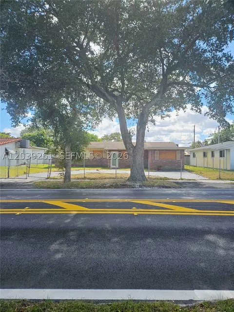 4506 Taft St, Hollywood, FL 33021