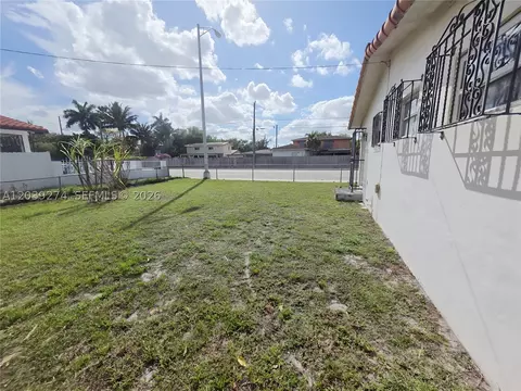 Exterior - 405 SE 4th Ave, Hialeah, FL 33010 photo 3 of 6