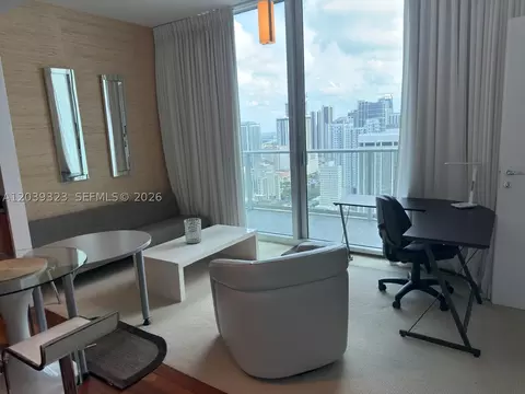 300 S Biscayne Blvd #T-3703, Miami, FL 33131