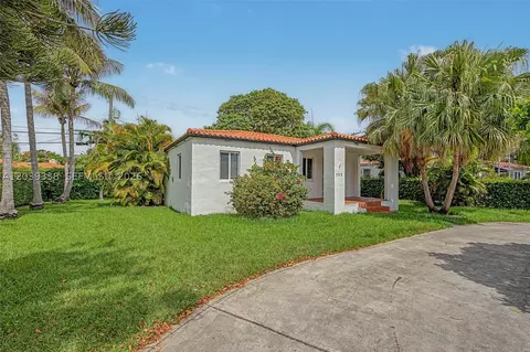 702 Boabadilla, Coral Gables, FL 33134