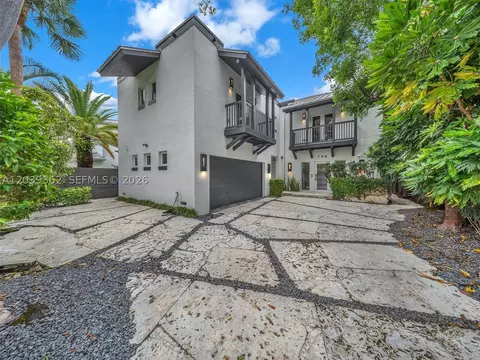 736 NE 17th Way, Fort Lauderdale, FL 33304