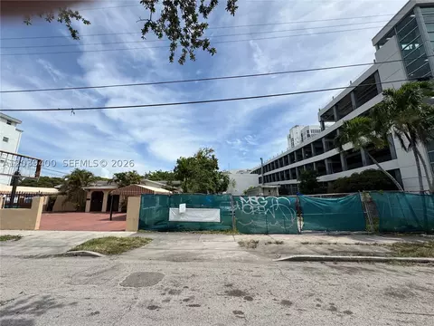 2524 SW 6th St, Miami, FL 33135