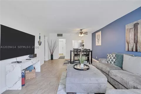 4025 N Federal Hwy #120A, Oakland Park, FL 33308