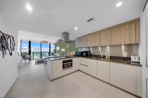1000 Brickell Plz #4704, Miami, FL 33131