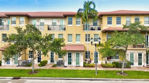 954 SW 147th Ave #2610, Pembroke Pines, FL 33027