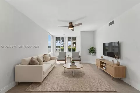 2841 N Oakland Forest Dr #110, Oakland Park, FL 33309
