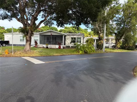 35303 SW 180th Ave 321-322, Homestead, FL 33034