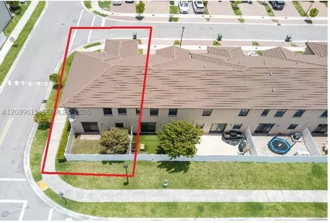 View/Area - 11064 W 33rd Way, Hialeah, FL 33018 photo 2 of 10