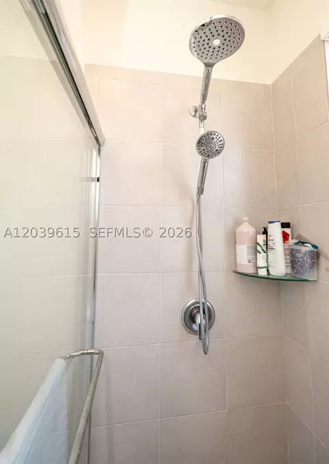 Bath - 11064 W 33rd Way, Hialeah, FL 33018 photo 11 of 11