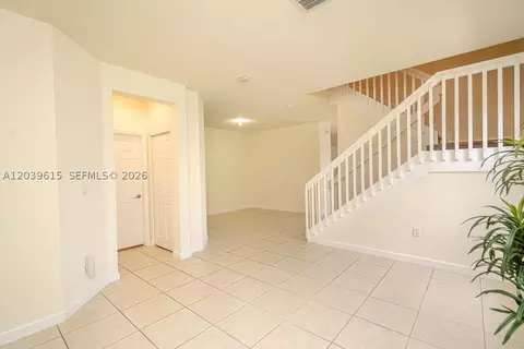 Living - 11064 W 33rd Way, Hialeah, FL 33018 photo 4 of 4
