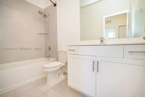 Bath - 11064 W 33rd Way, Hialeah, FL 33018 photo 3 of 11