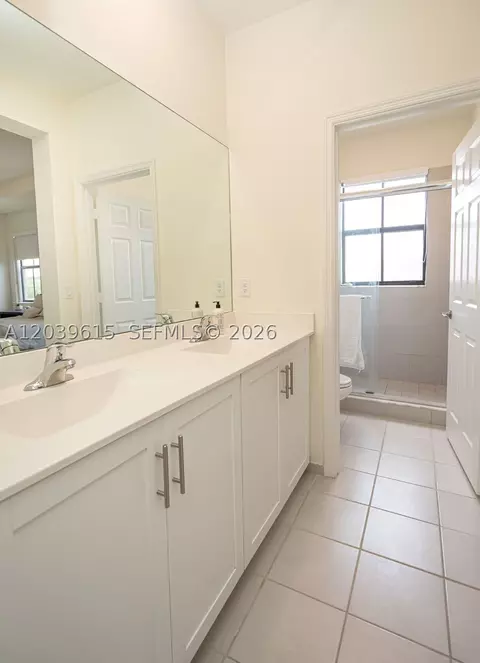 Bath - 11064 W 33rd Way, Hialeah, FL 33018 photo 7 of 11