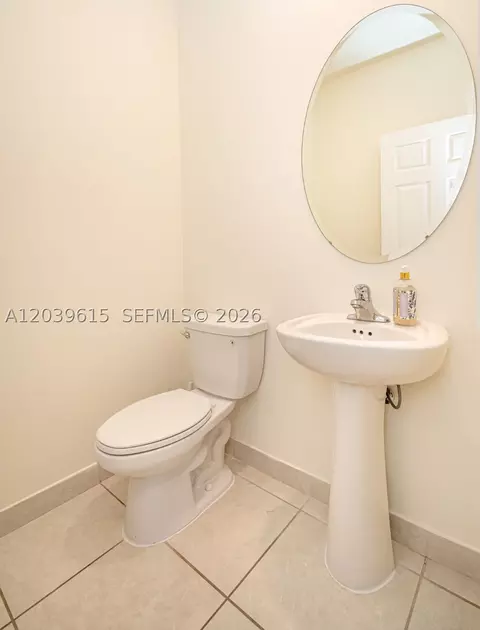 Bath - 11064 W 33rd Way, Hialeah, FL 33018 photo 1 of 11