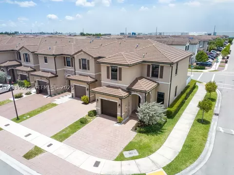 View/Area - 11064 W 33rd Way, Hialeah, FL 33018 photo 8 of 10