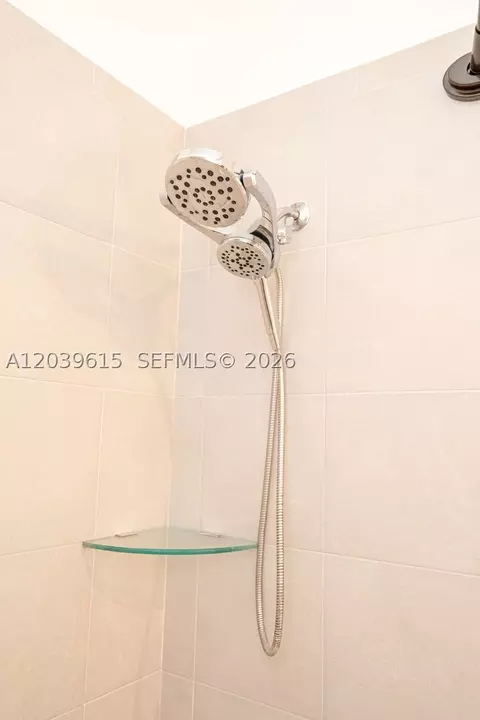 Bath - 11064 W 33rd Way, Hialeah, FL 33018 photo 6 of 11