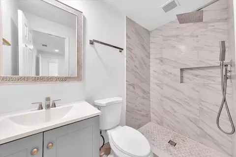 Bath - 4719 E 8th Ct, Hialeah, FL 33013 photo 1 of 2