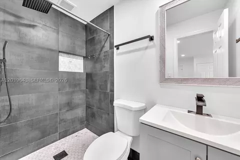 Bath - 4719 E 8th Ct, Hialeah, FL 33013 photo 2 of 2