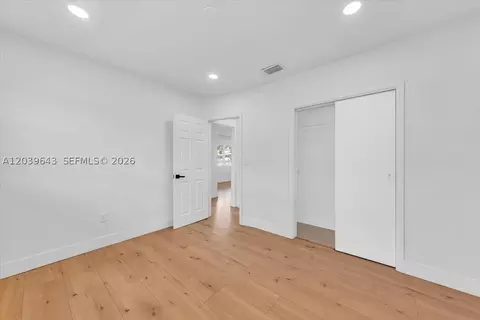 Bedroom - 4719 E 8th Ct, Hialeah, FL 33013 photo 4 of 4