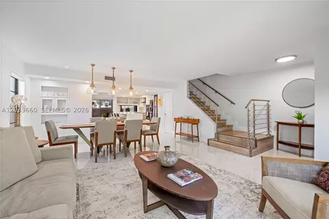 2771 NE 164th St #12, North Miami Beach, FL 33160