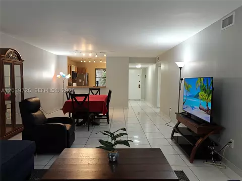 601 Ives Dairy Rd #101-8, Miami, FL 33179