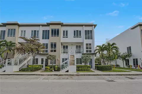 10260 NW 63 Ter #213, Miami, FL 33178
