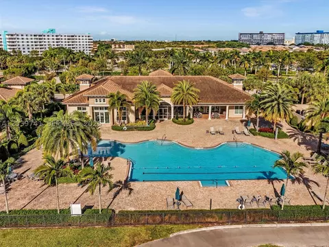 View/Area - 1183 Eucalyptus Dr, Hollywood, FL 33021 photo 6 of 9