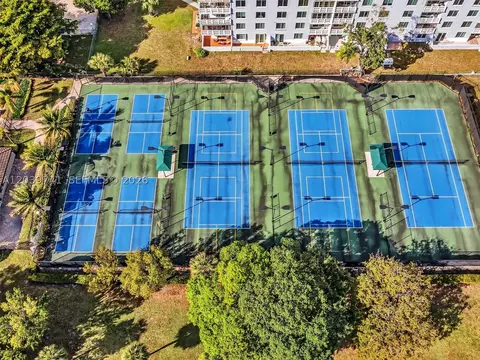 View/Area - 1183 Eucalyptus Dr, Hollywood, FL 33021 photo 7 of 9