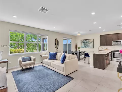 Living - 1183 Eucalyptus Dr, Hollywood, FL 33021 photo 1 of 2