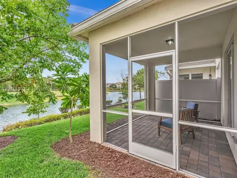 Exterior - 1183 Eucalyptus Dr, Hollywood, FL 33021 photo 5 of 7
