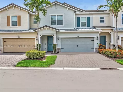 Exterior - 1183 Eucalyptus Dr, Hollywood, FL 33021 photo 2 of 7