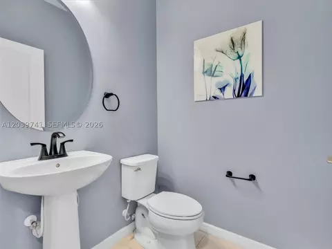 Bath - 1183 Eucalyptus Dr, Hollywood, FL 33021 photo 3 of 3