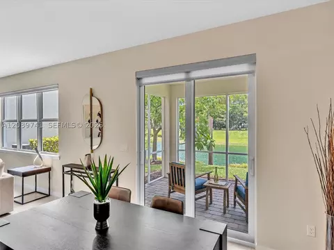 Dining - 1183 Eucalyptus Dr, Hollywood, FL 33021 photo 1 of 1