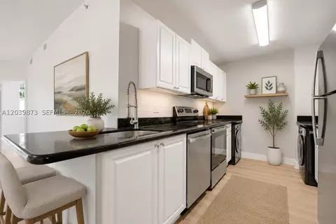 2020 Greenview Shores Blvd #109, Wellington, FL 33414