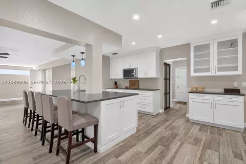 4831 NW 77th Ct, Pompano Beach, FL 33073