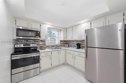 2894 E Crosley Dr E #D, West Palm Beach, FL 33415