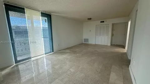 919 Hillcrest Dr #201, Hollywood, FL 33021