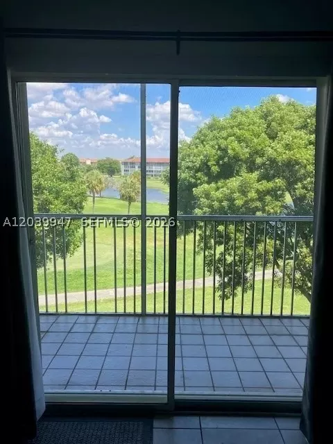 850 SW 133 Ter #411B, Pembroke Pines, FL 33027