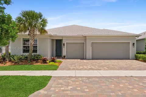 10488 SW Red Maple Way, Port Saint Lucie, FL 34987